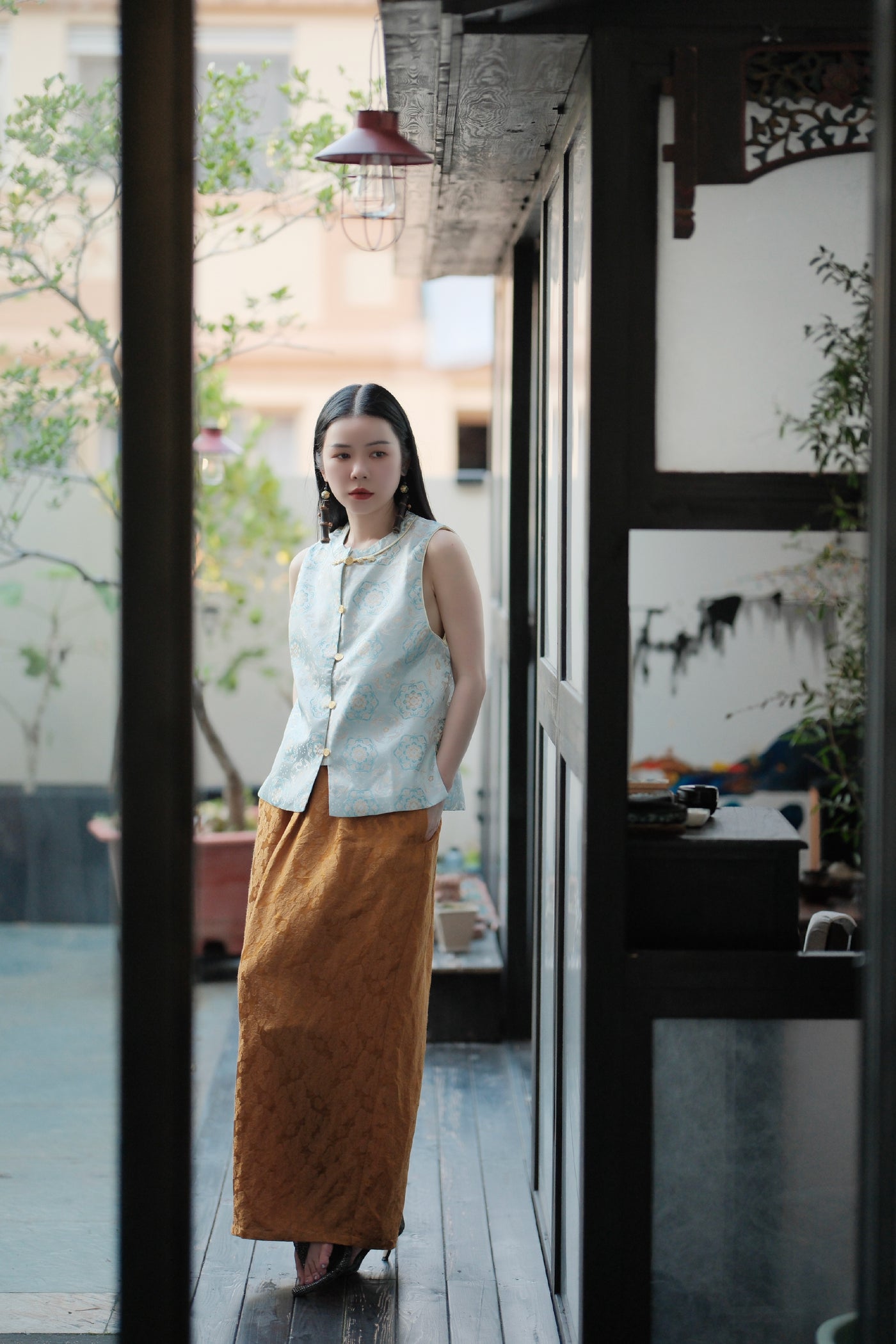 Moon White New Chinese Vest