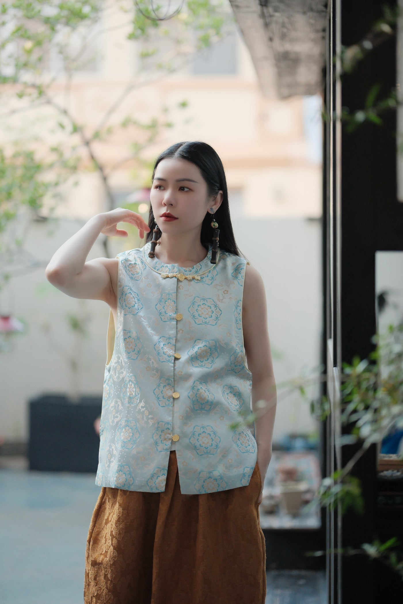 Moon White New Chinese Vest