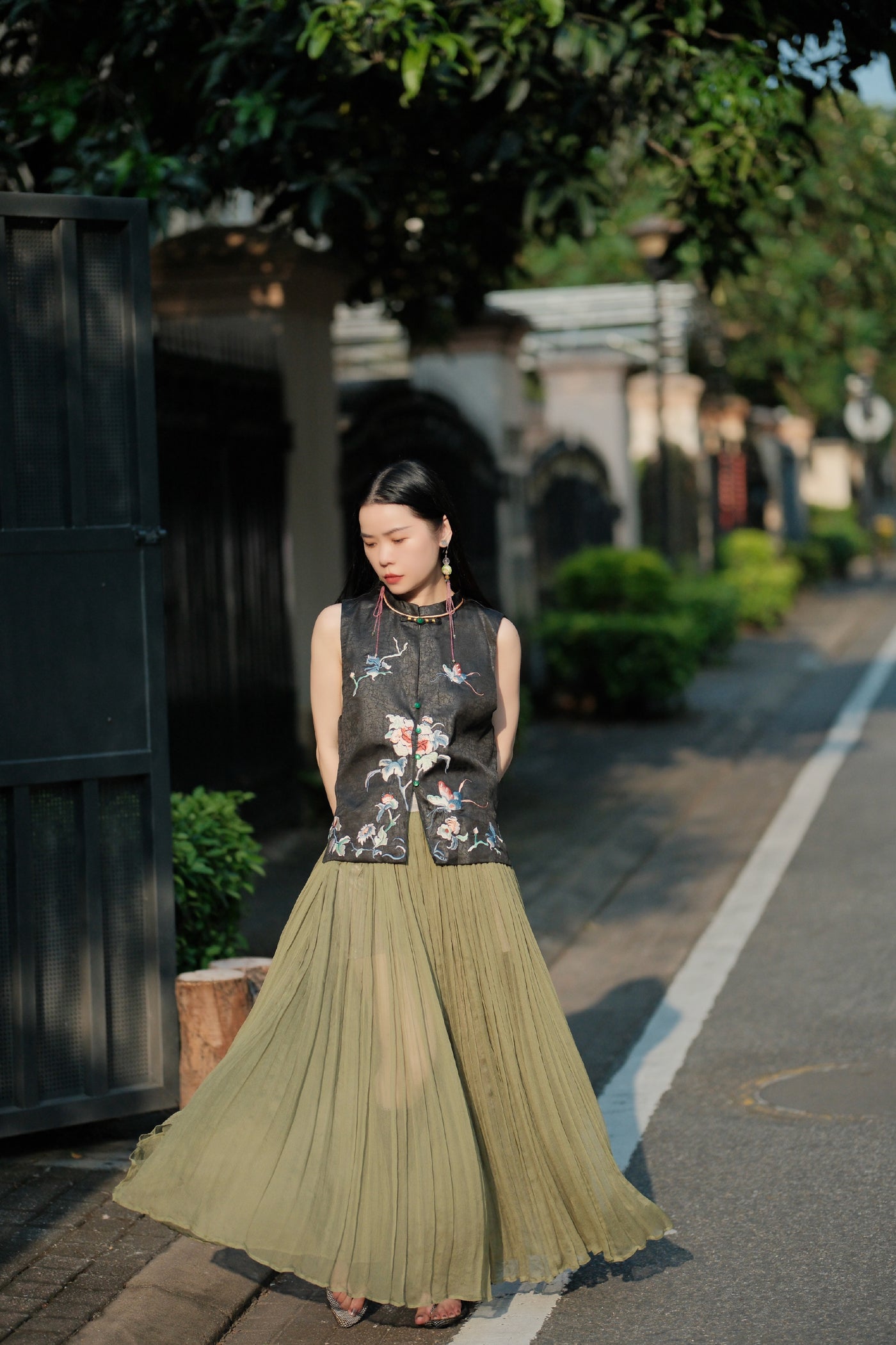 Double-sided vest