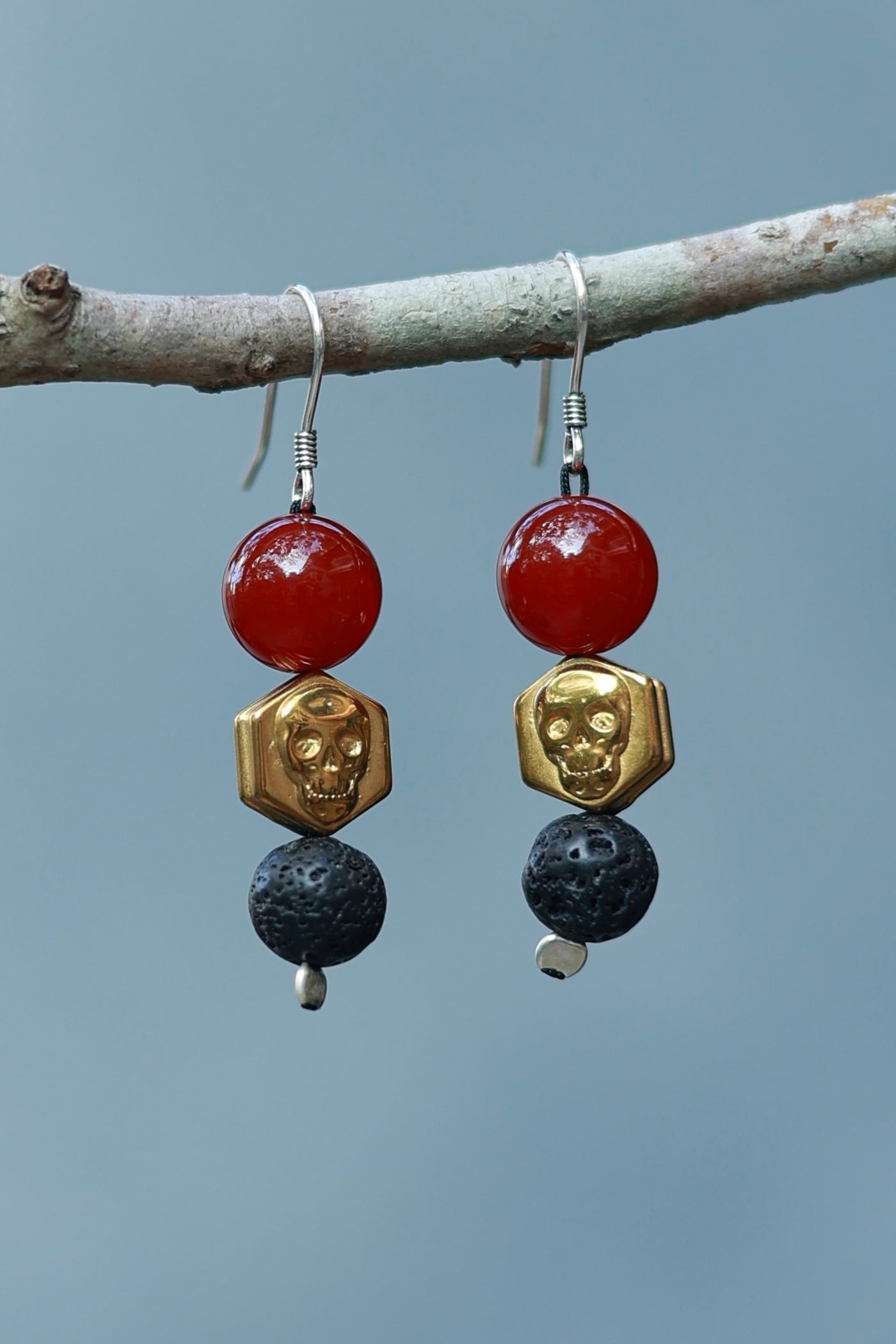 Gold Stone Reflecting Color Earrings