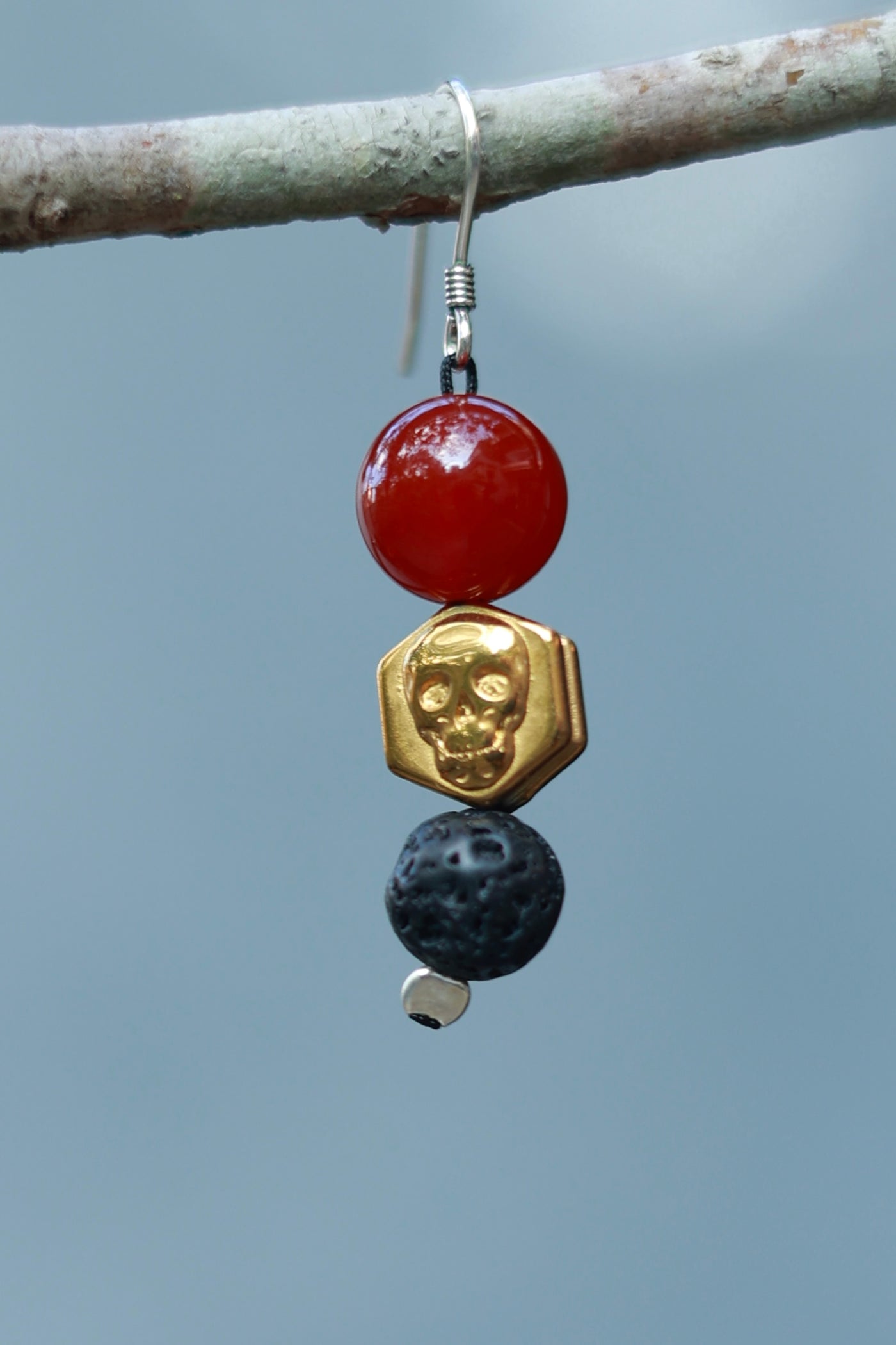 Gold Stone Reflecting Color Earrings