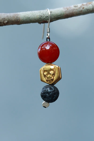 Gold Stone Reflecting Color Earrings